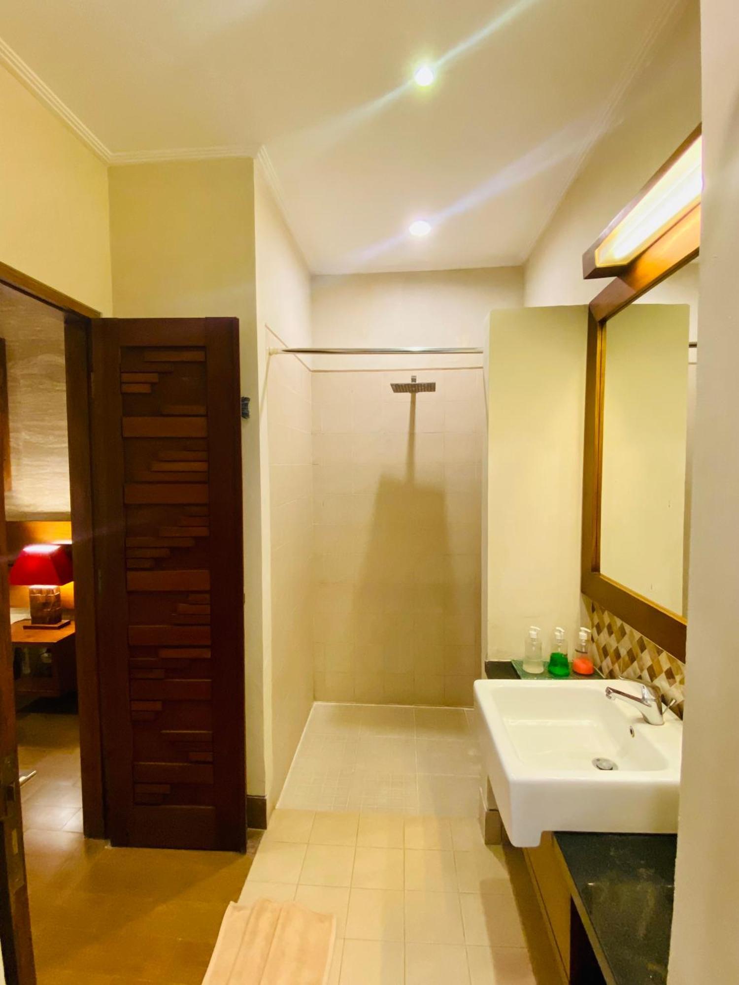 The Green Zhurga Suite Kerobokan Exterior foto